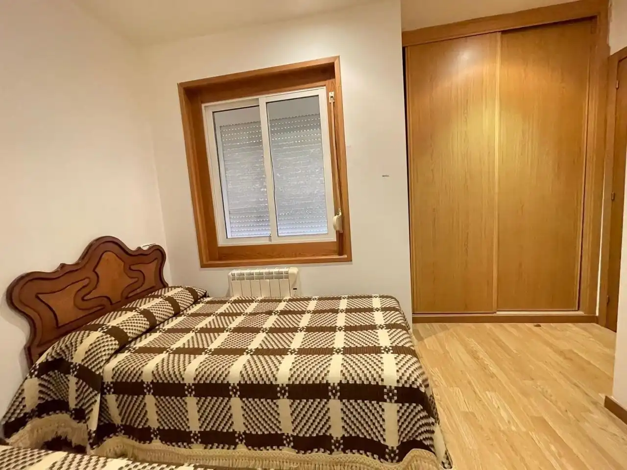 Habitación de Piso en venta en Ourense Capital  con Calefacción, Terraza y Amueblado