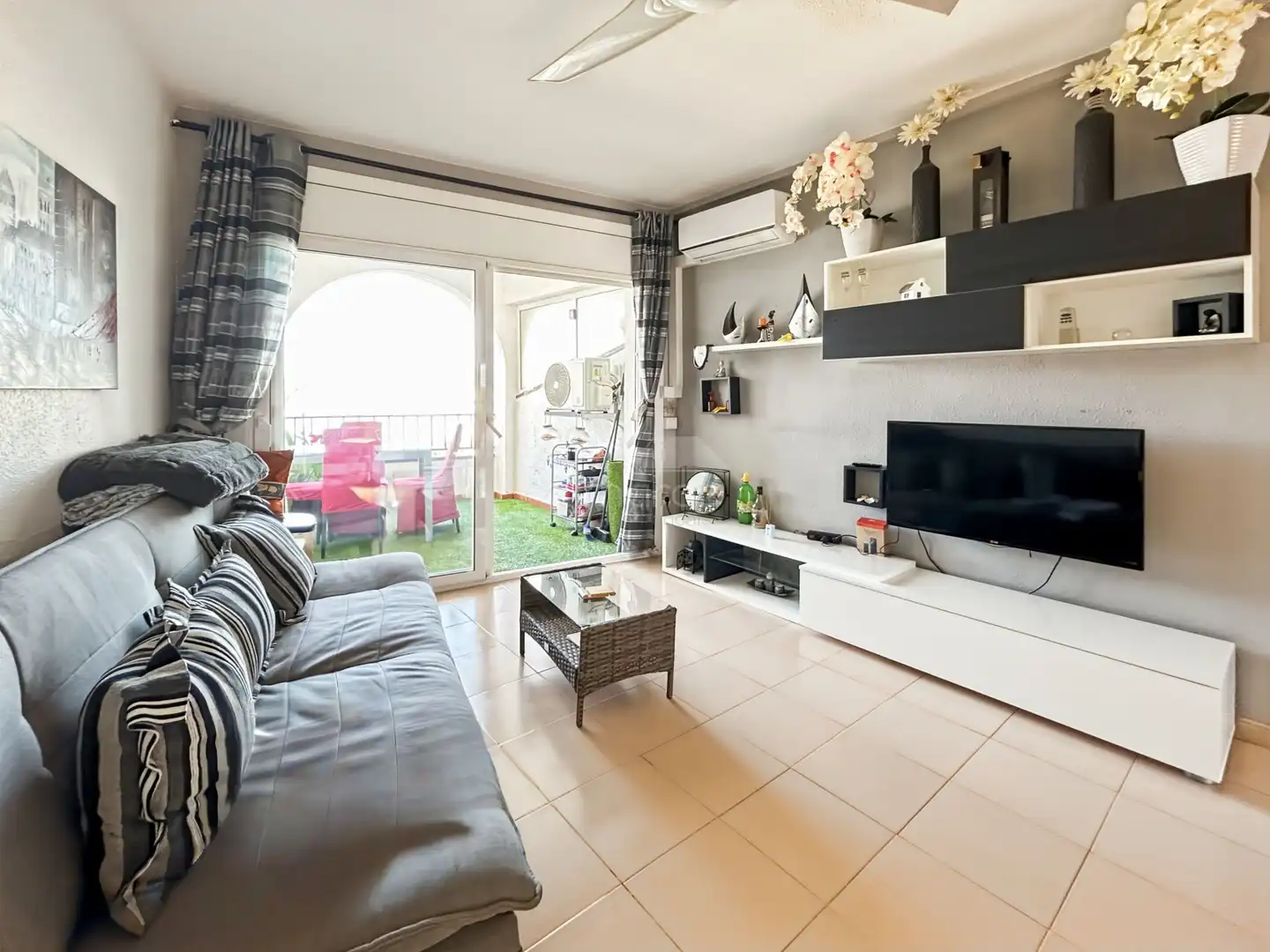Living room of Flat for sale in Empuriabrava  with Air Conditioner, Heating and Terrace