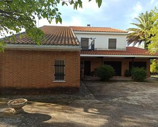 Vista exterior de Casa o xalet en venda en Ciudad Real Capital amb Calefacció, Jardí privat i Terrassa