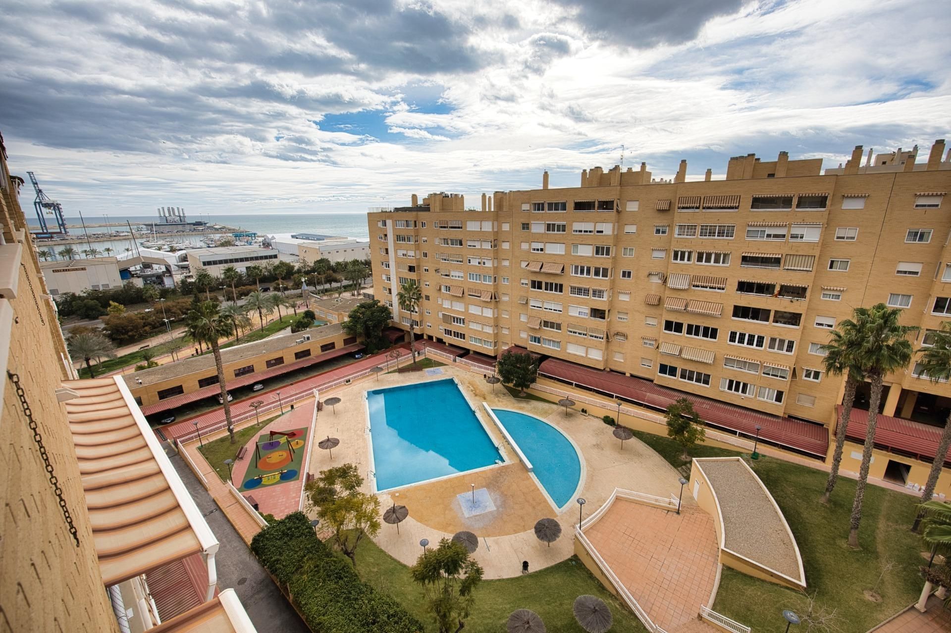 Swimming pool of Flat for sale in Alicante / Alacant  with Air Conditioner, Private garden and Terrace