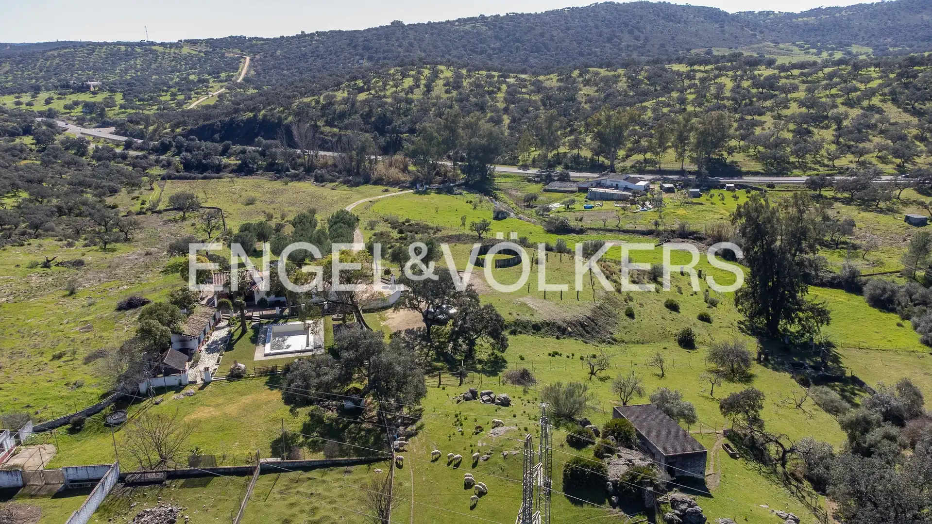 Finca rústica en venta en El Castillo de las Guardas con Aire acondicionado, Calefacción y Jardín privado