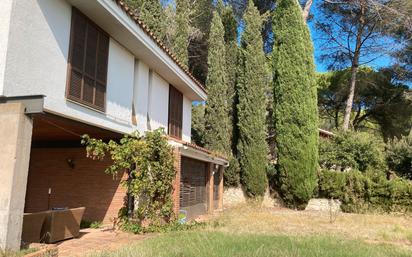 Exterior view of House or chalet for sale in Castellar del Vallès  with Swimming Pool