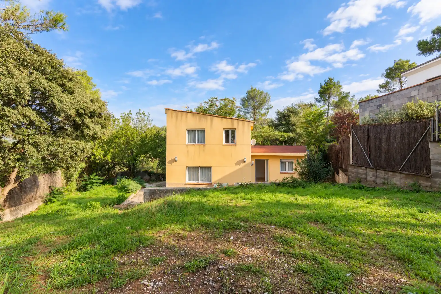 Xalet amb jardí en venda a Passatge Catalunya