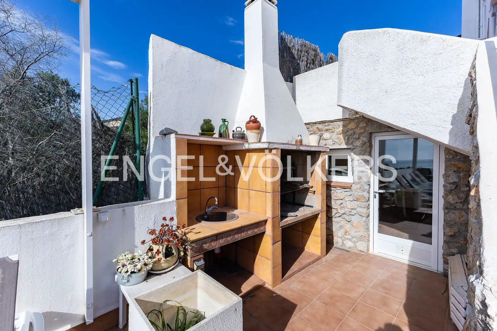Terrassa de Casa o xalet en venda en Sitges amb Aire condicionat, Calefacció i Jardí privat