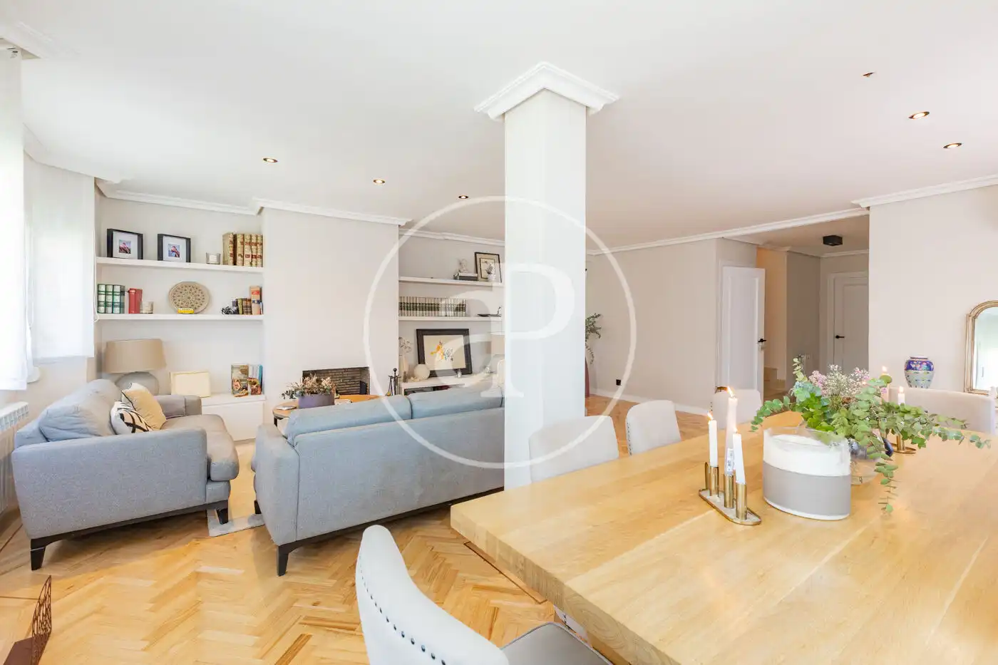 Sala de estar de Casa adosada de alquiler en Las Rozas de Madrid con Aire acondicionado, Calefacción y Jardín privado