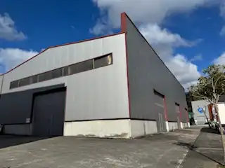 Außenansicht von Fabrikhallen zur Miete in Oviedo  mit Alarm
