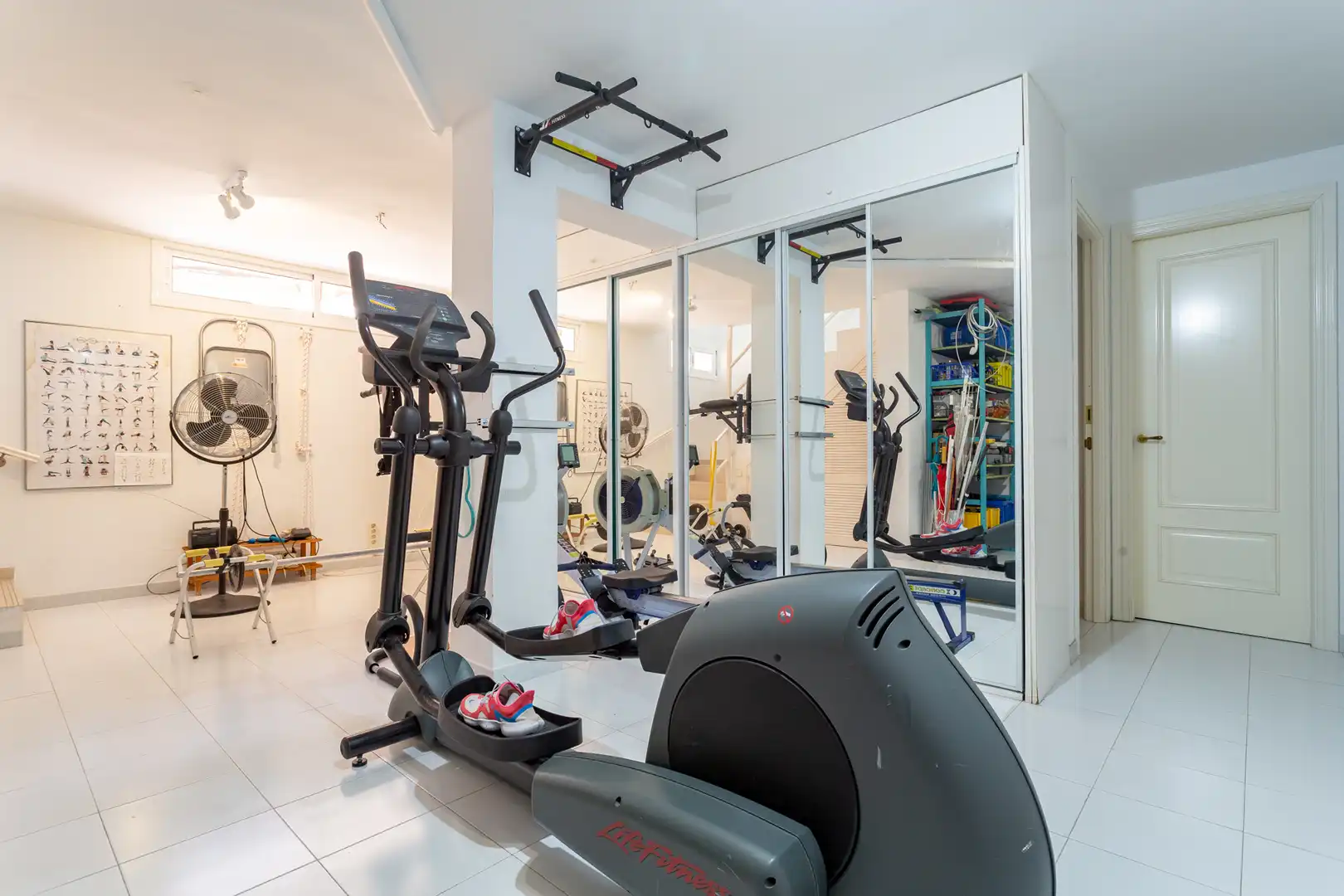 Villa con piscina in vendita a Carrer de Salvador Ventosa i Pina 1, imagen 41