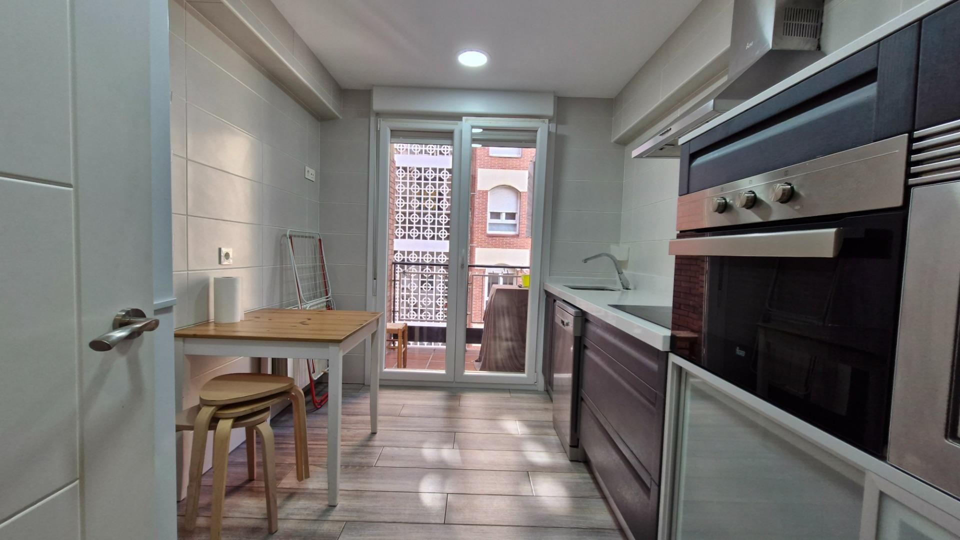 Kitchen of Flat to rent in Bilbao   with Heating