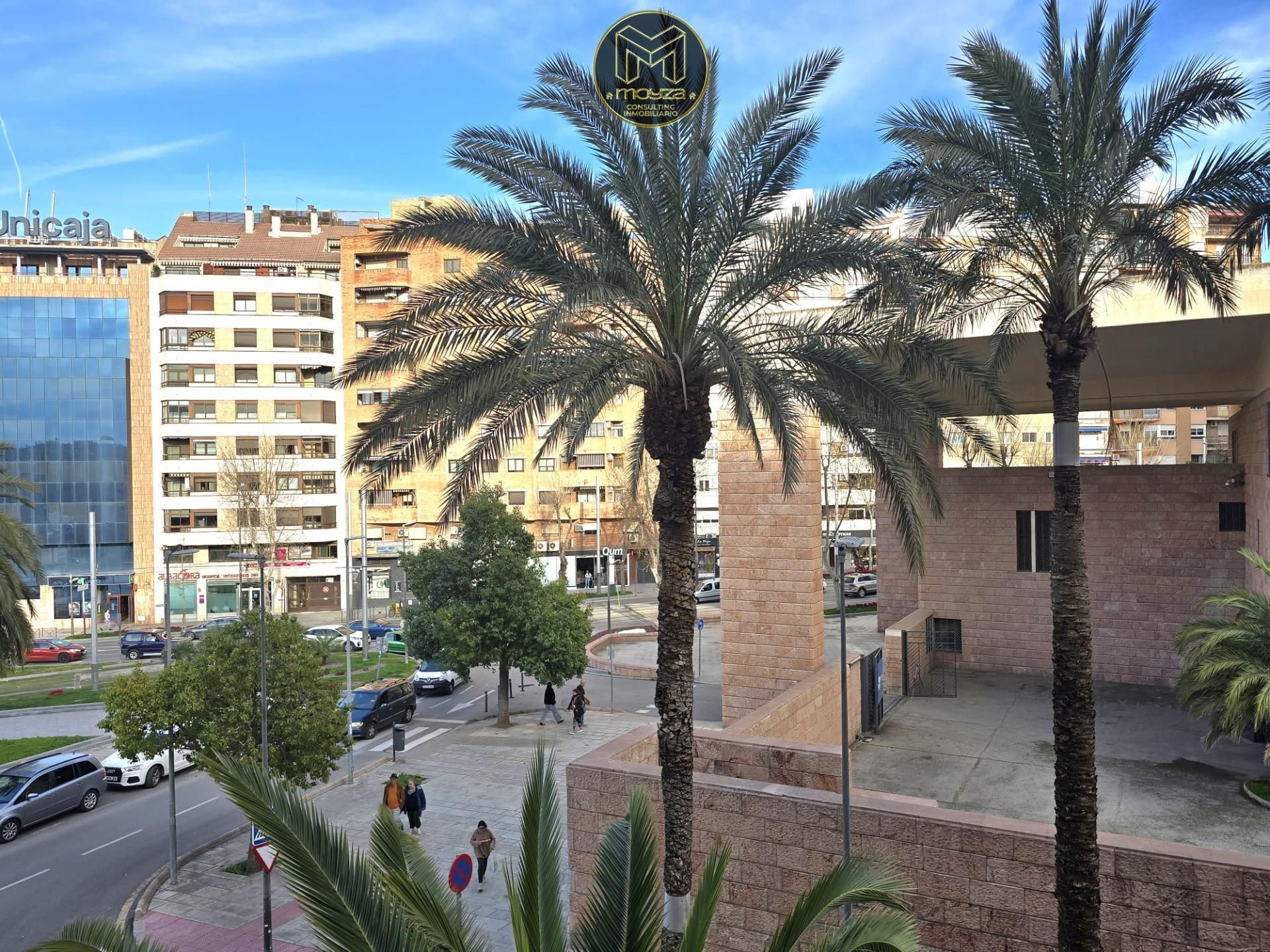 Vista exterior de Piso en venta en  Jaén Capital con Aire acondicionado, Calefacción y Trastero