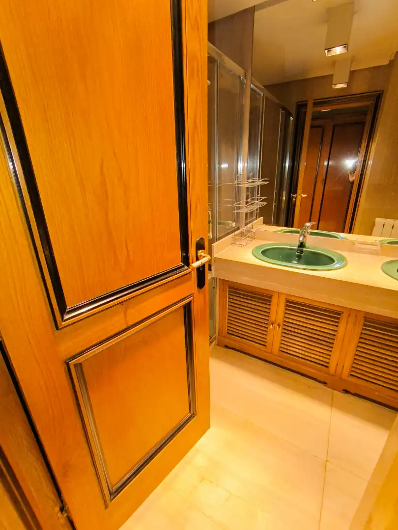 Badezimmer von Wohnung zum Verkauf in Palencia mit Klimaanlage, Heizung und Parkett