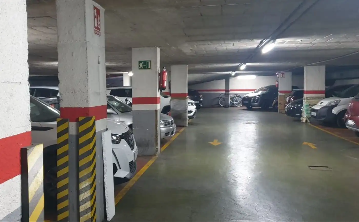 Garatge en venda a Carrer de Besa, 5, Collblanc