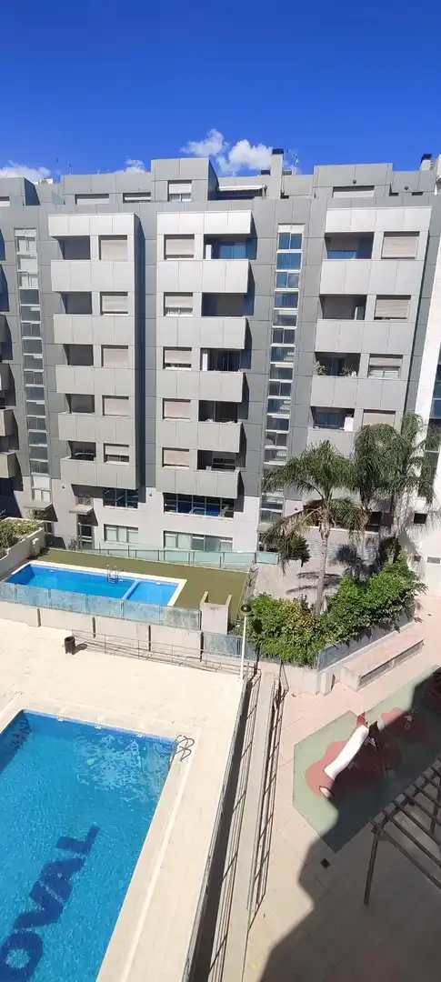 Swimming pool of Flat for rent in Torrent  with Air Conditioner, Heating and Parquet flooring