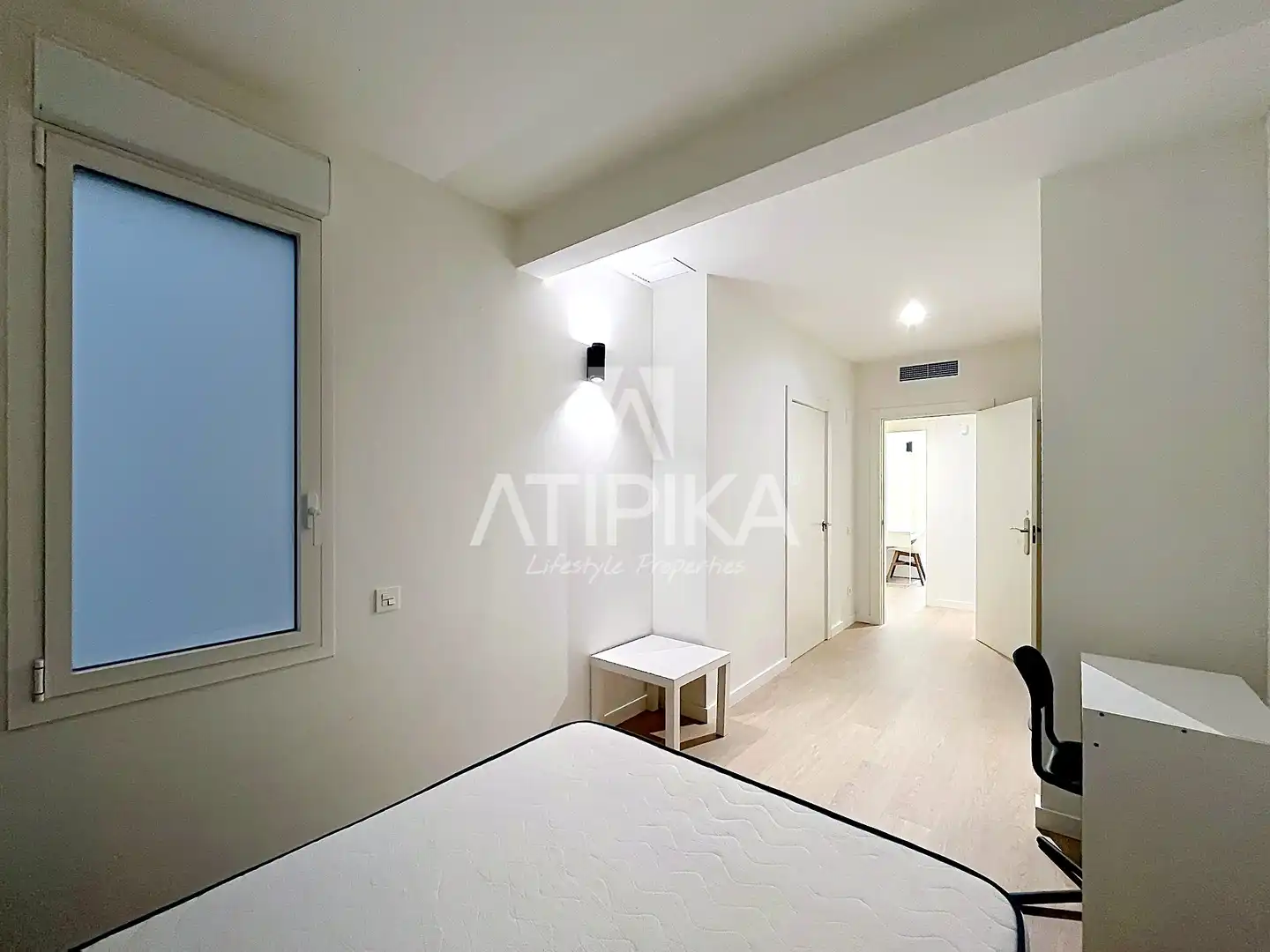 Schlafzimmer von Wohnung zum Verkauf in Barcelona mit Klimaanlage, Parkett und Terrasse