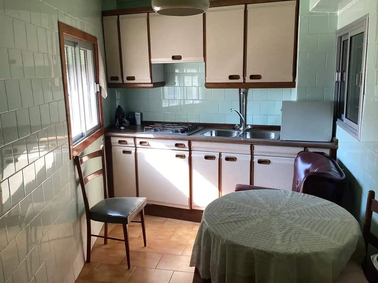 Cuina de Casa o xalet en venda en Alfambra amb Balcó