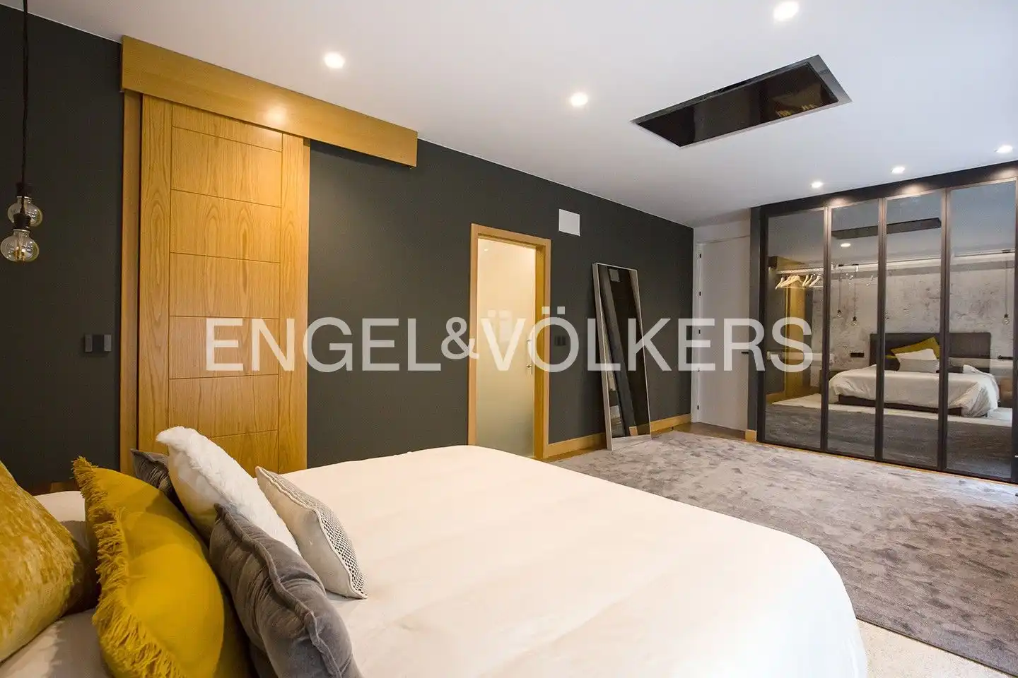 Habitación de Piso de alquiler en Bilbao  con Calefacción, Amueblado y Balcón