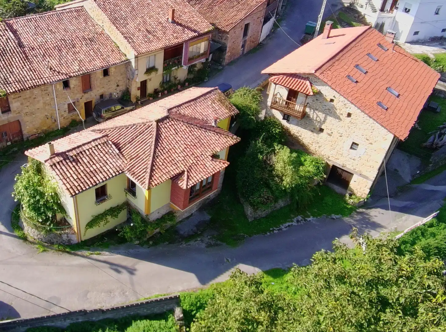 Vista exterior de Casa o xalet en venda en Puente Viesgo amb Calefacció i Jardí privat