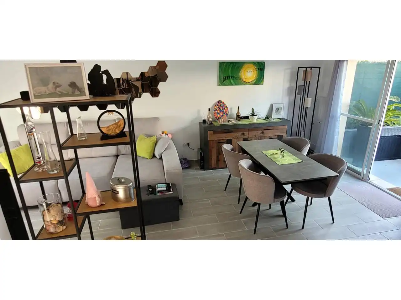Sala d'estar de Casa adosada en venda en Ayamonte amb Aire condicionat, Terrassa i Moblat