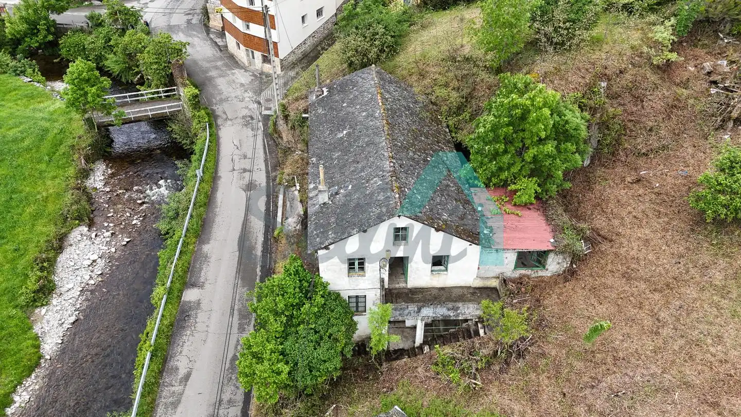 Casa o chalet en venta en Cangas del Narcea con Jardín privado