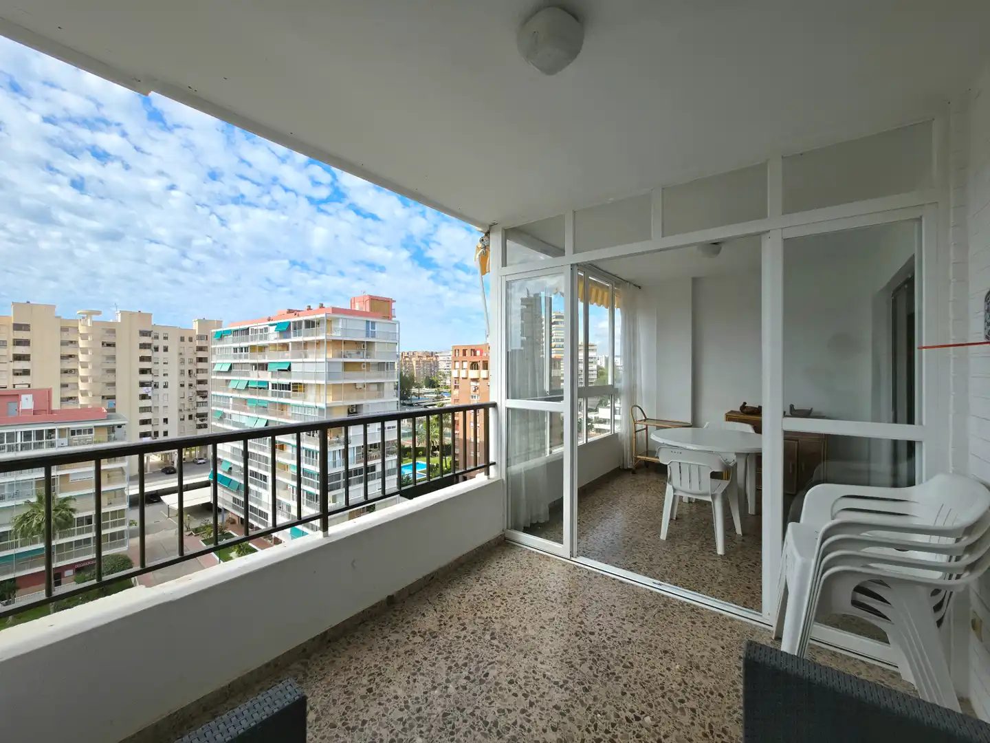 Piso con terraza en venta en Avenida Santander 25, imagen 2
