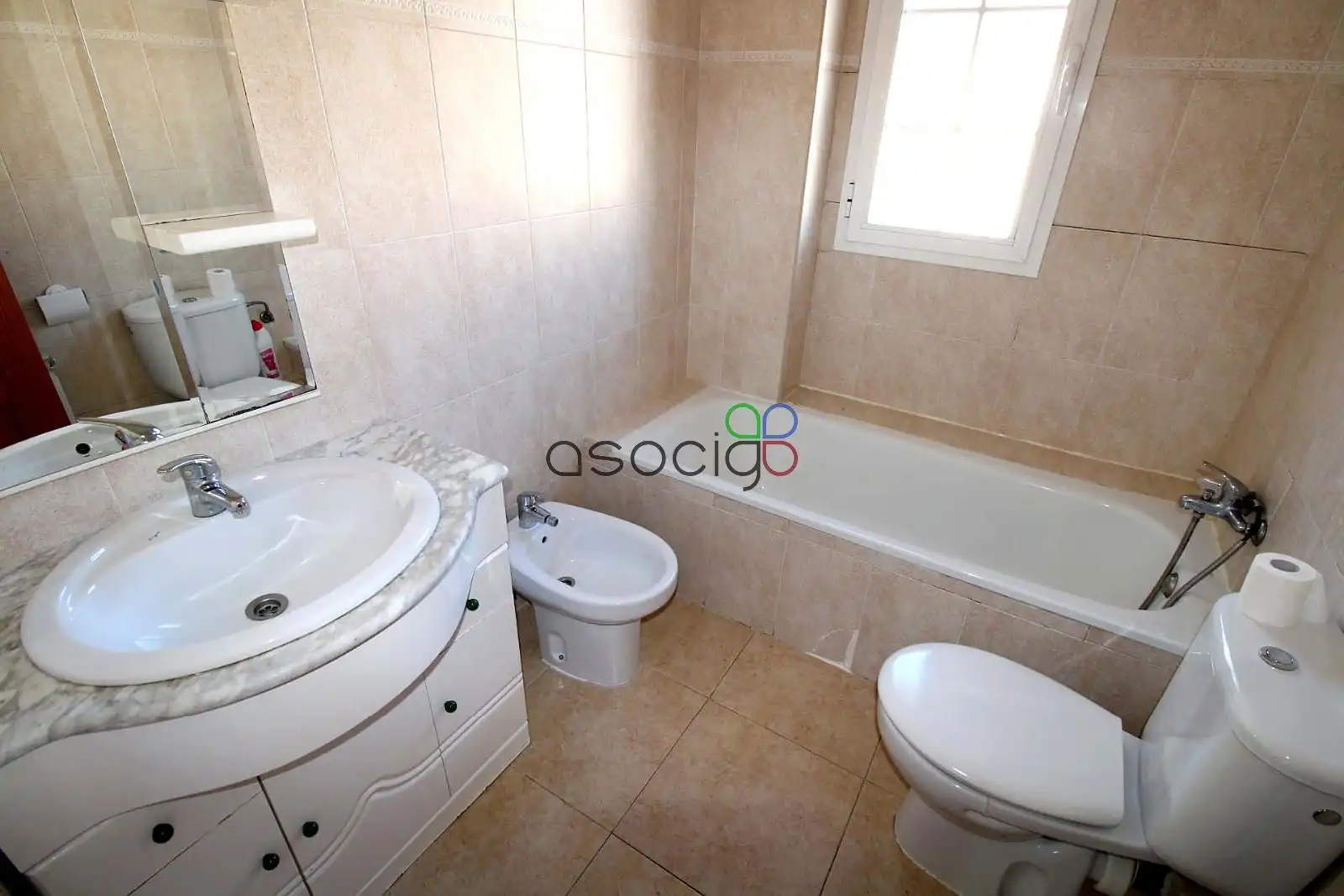 Baño de Casa adosada en venta en Azuqueca de Henares con Calefacción