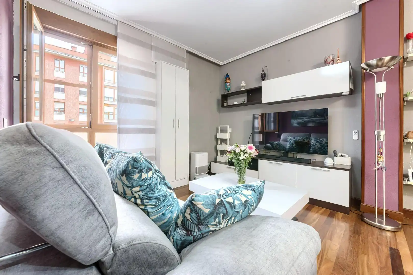 Sala de estar de Apartamento en venta en Barakaldo  con Calefacción, Trastero y Amueblado