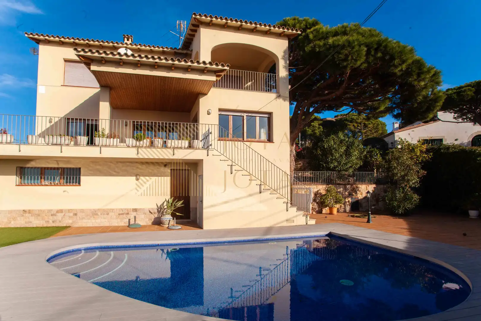 Casa con terraza en venta en Mas Baell - Can Carbó, imagen 2
