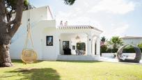 Jardí de Casa o xalet en venda en Marbella amb Aire condicionat i Piscina