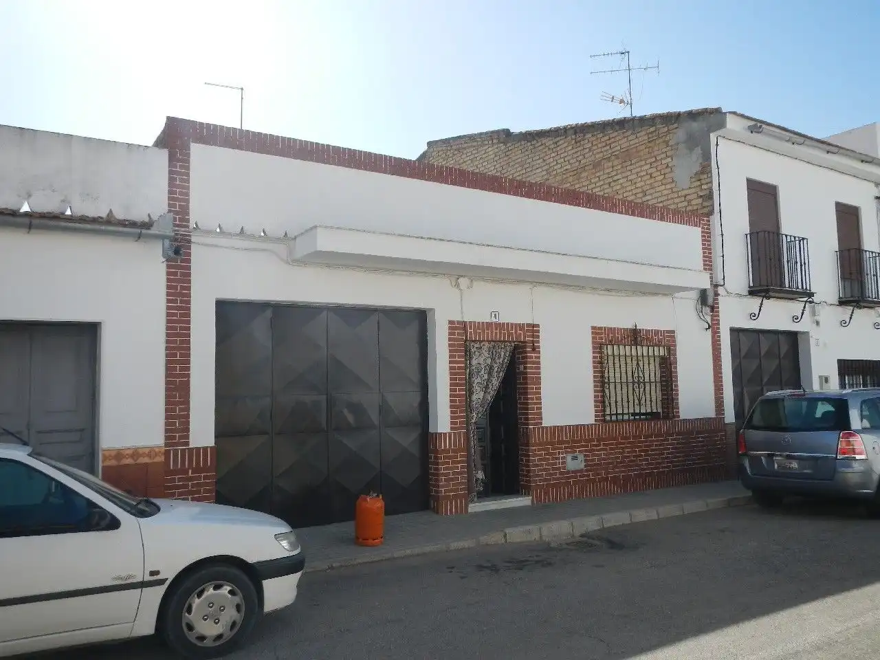 Vista exterior de Casa o xalet en venda en La Luisiana
