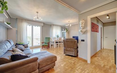 Living room of Flat for sale in  Pamplona / Iruña  with Terrace and Furnished