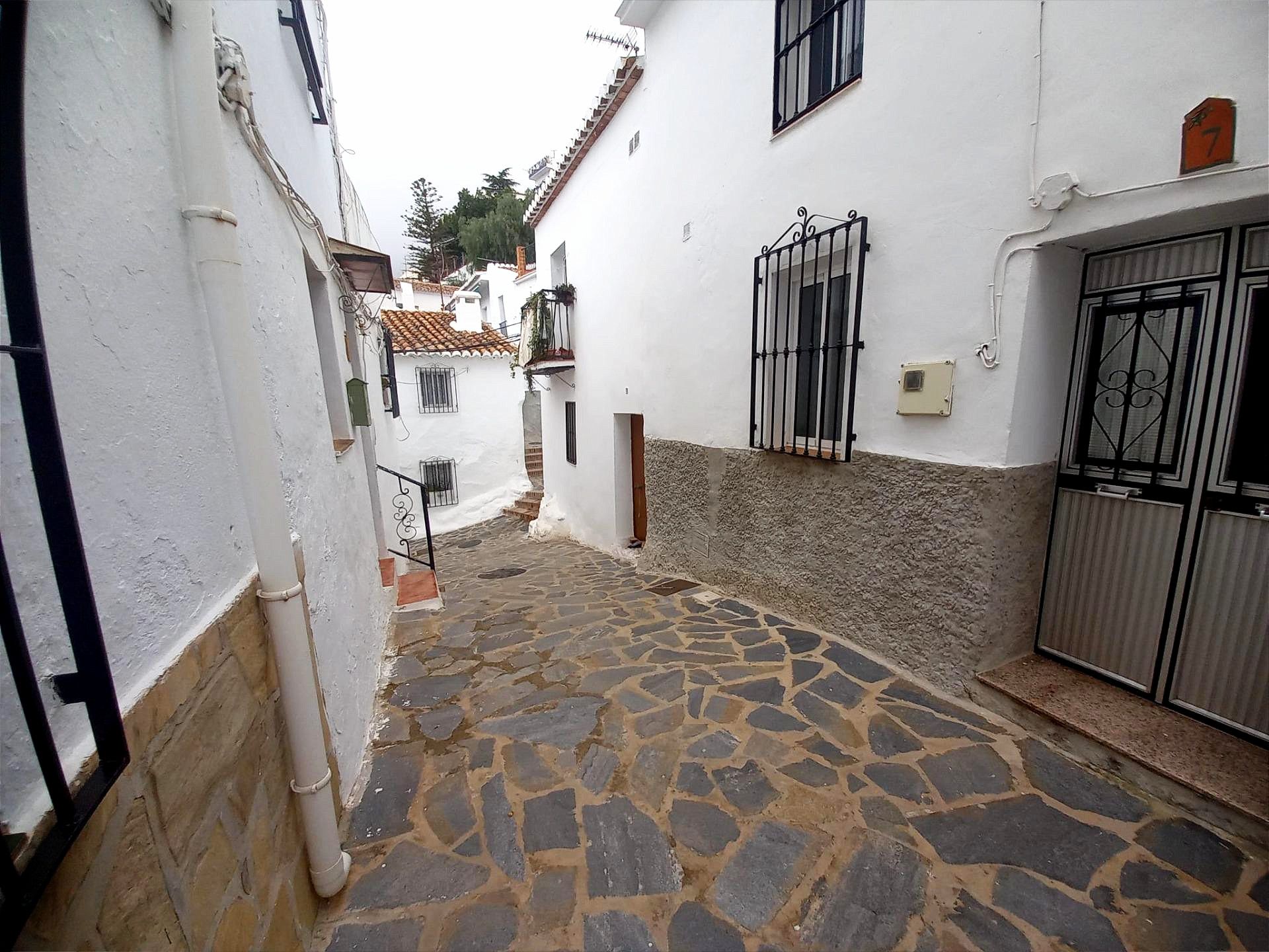 Exterior view of House or chalet for sale in Canillas de Aceituno  with Terrace and Balcony
