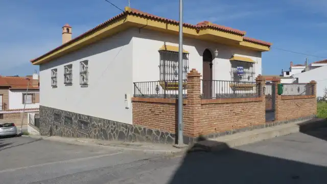 Casa con terraza en venta en Calle los Huertos 23