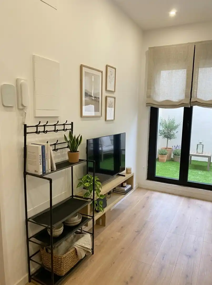 Living room of Flat for sale in Madrid  with Air Conditioner, Heating and Private garden