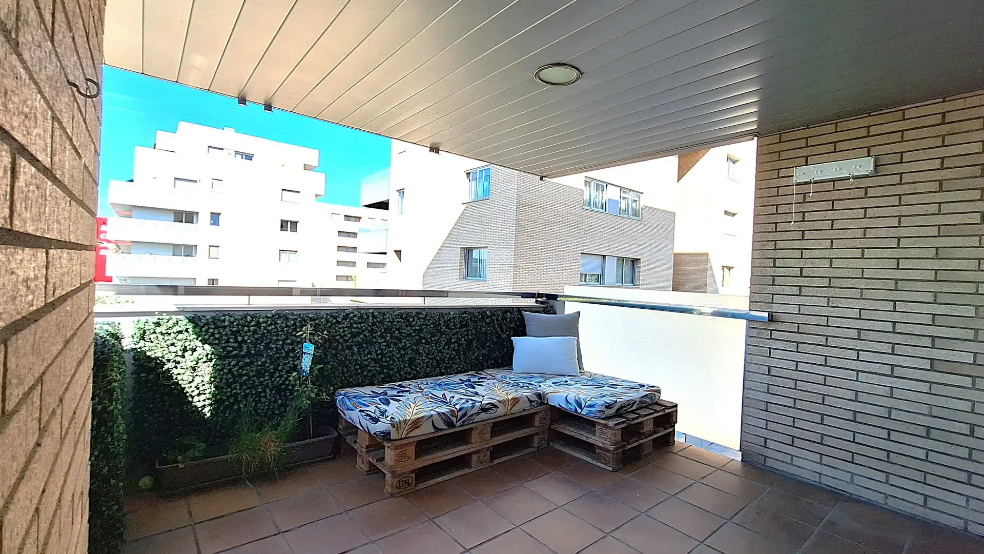 Terrasse von Wohnung zum Verkauf in Salt mit Klimaanlage, Heizung und Terrasse