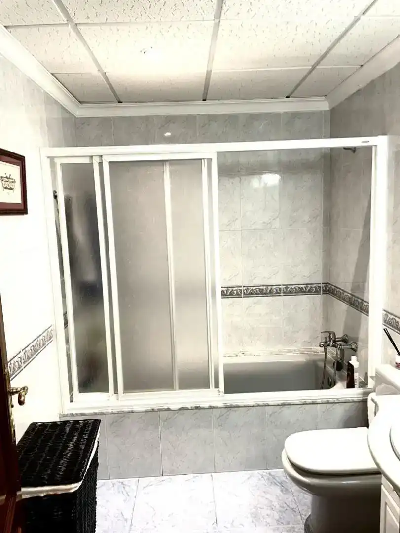 Baño de Piso en venta en Arrecife con Trastero, Amueblado y Horno