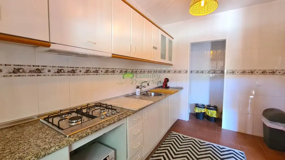 Cocina de Finca rústica en venta en Vélez-Málaga con Aire acondicionado, Jardín privado y Terraza