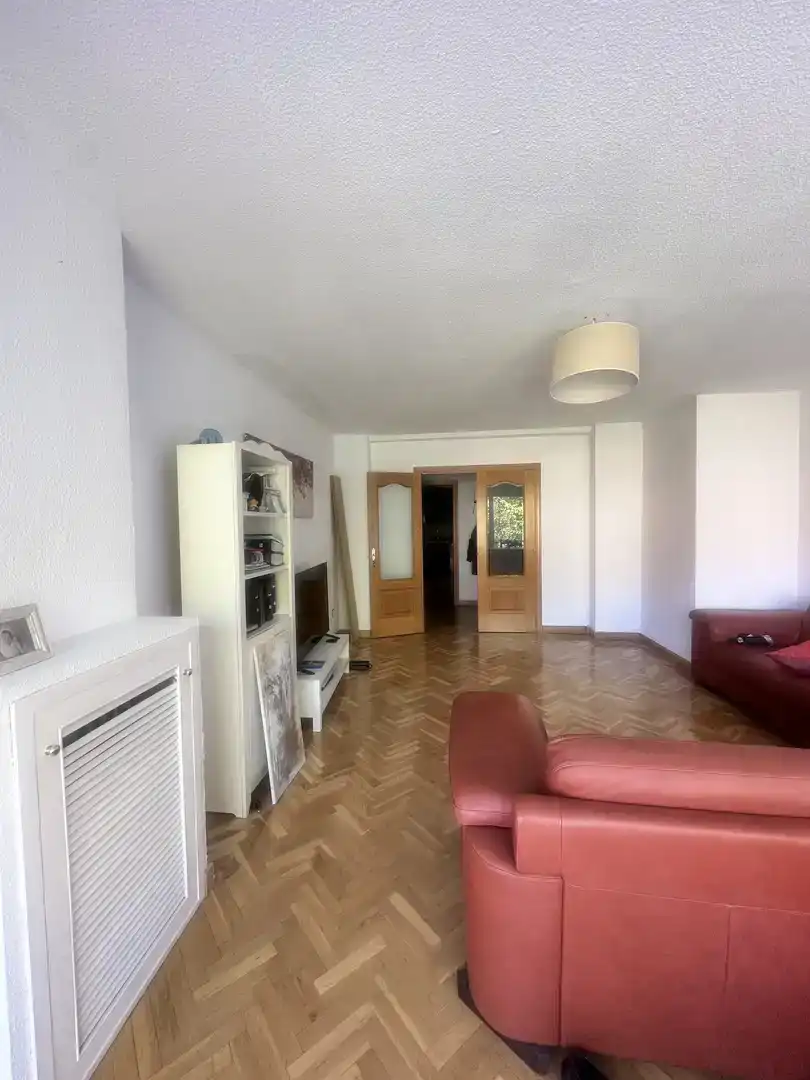 Sala d'estar de Pis en venda en Las Rozas de Madrid amb Aire condicionat i Balcó