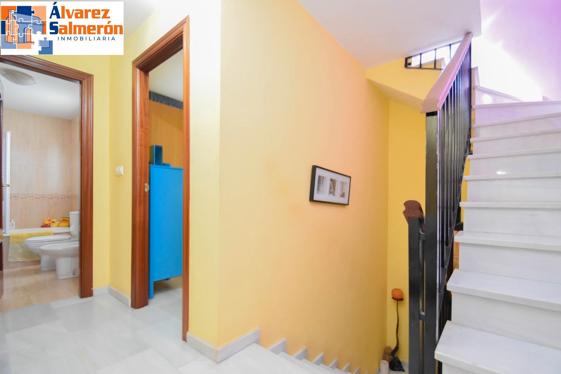 Single-family semi-detached for sale in Camino de Churriana, Poniente
