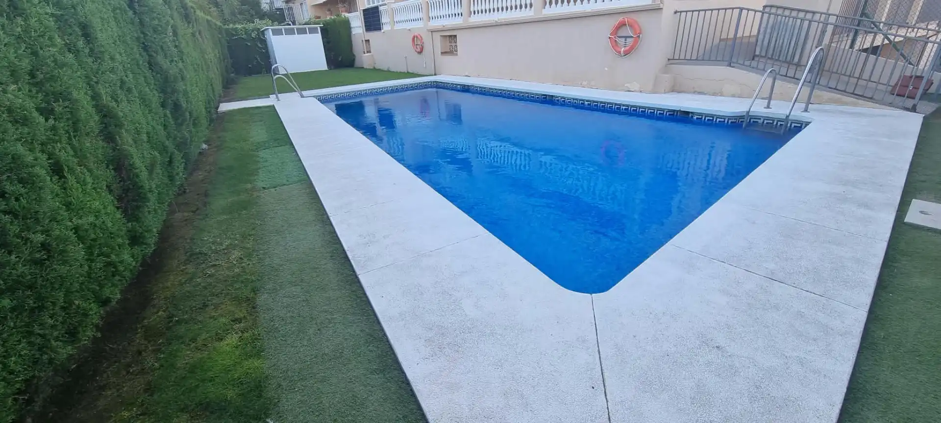 Piano terra con piscina in vendita a Las Lagunas