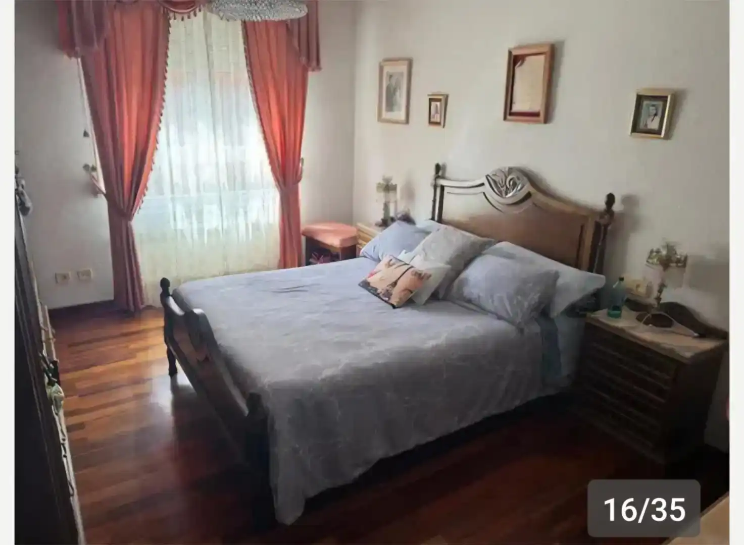 Habitación de Casa adosada en venta en León Capital  con Balcón