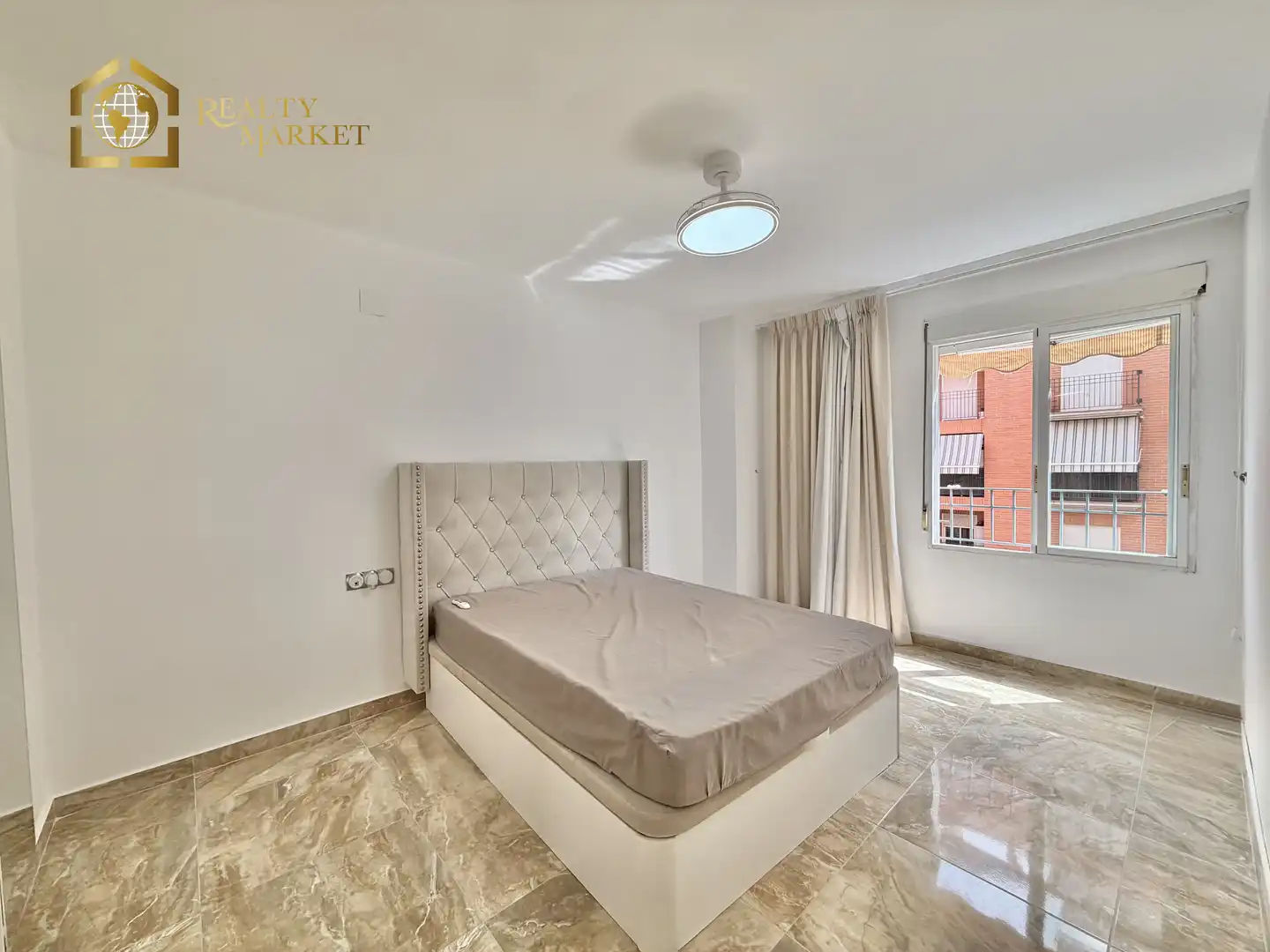 Bedroom of Flat for sale in Valencia  with Private garden, Furnished and Washing machine