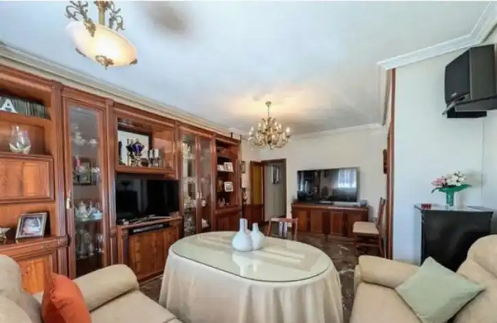 Wohnzimmer von Wohnung zum Verkauf in Linares mit Klimaanlage, Heizung und Balkon