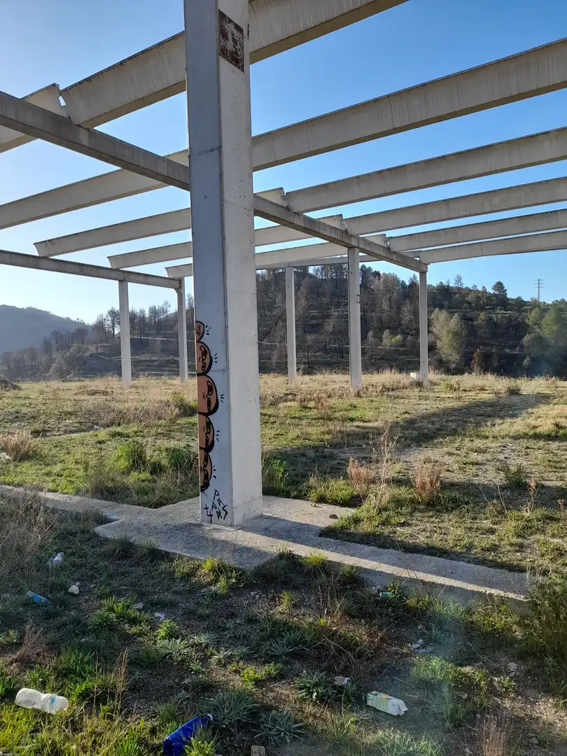 Außenansicht von Fabrikhallen zum Verkauf in El Pont de Vilomara i Rocafort