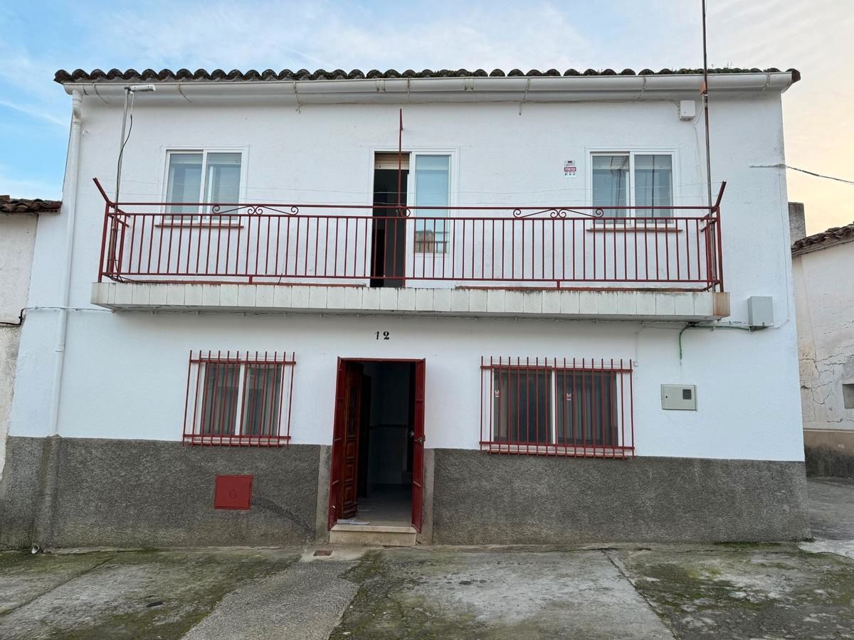 Exterior view of House or chalet for sale in Serradilla  with Heating and Balcony