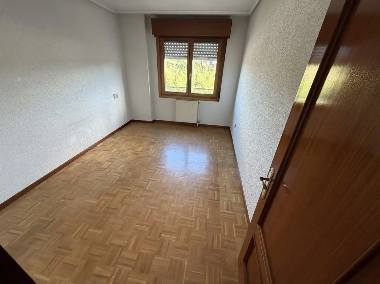 Habitación de Piso en venta en Avilés con Calefacción, Parquet y Terraza