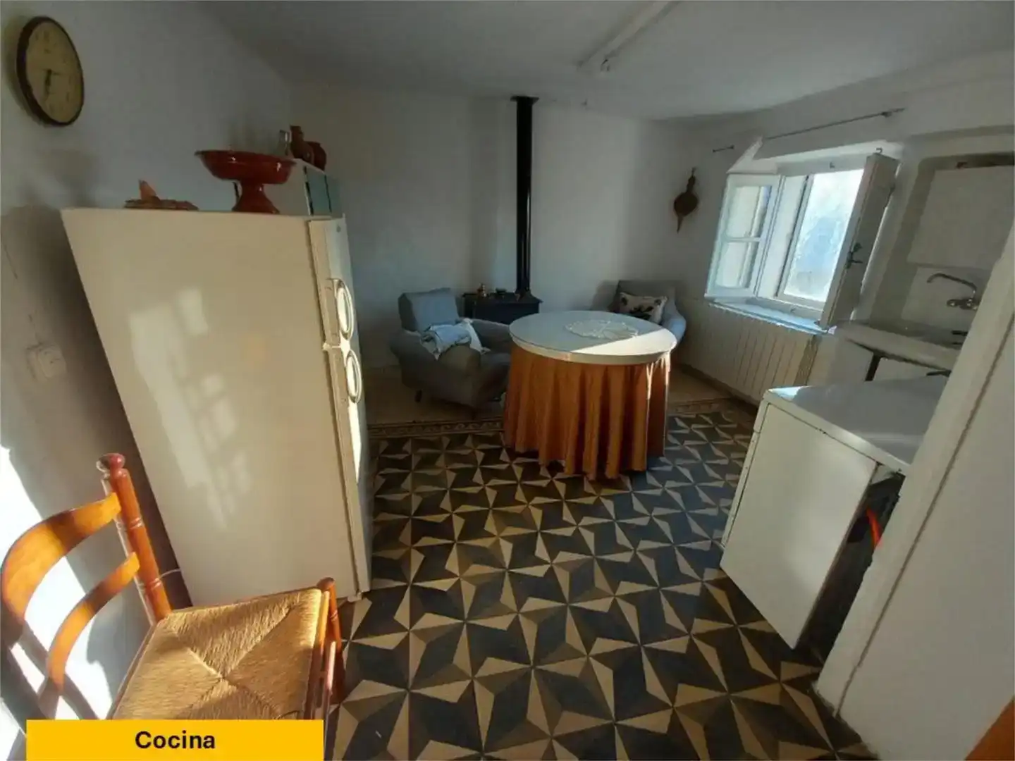 Cuina de Casa adosada en venda en Noviercas amb Moblat i Balcó