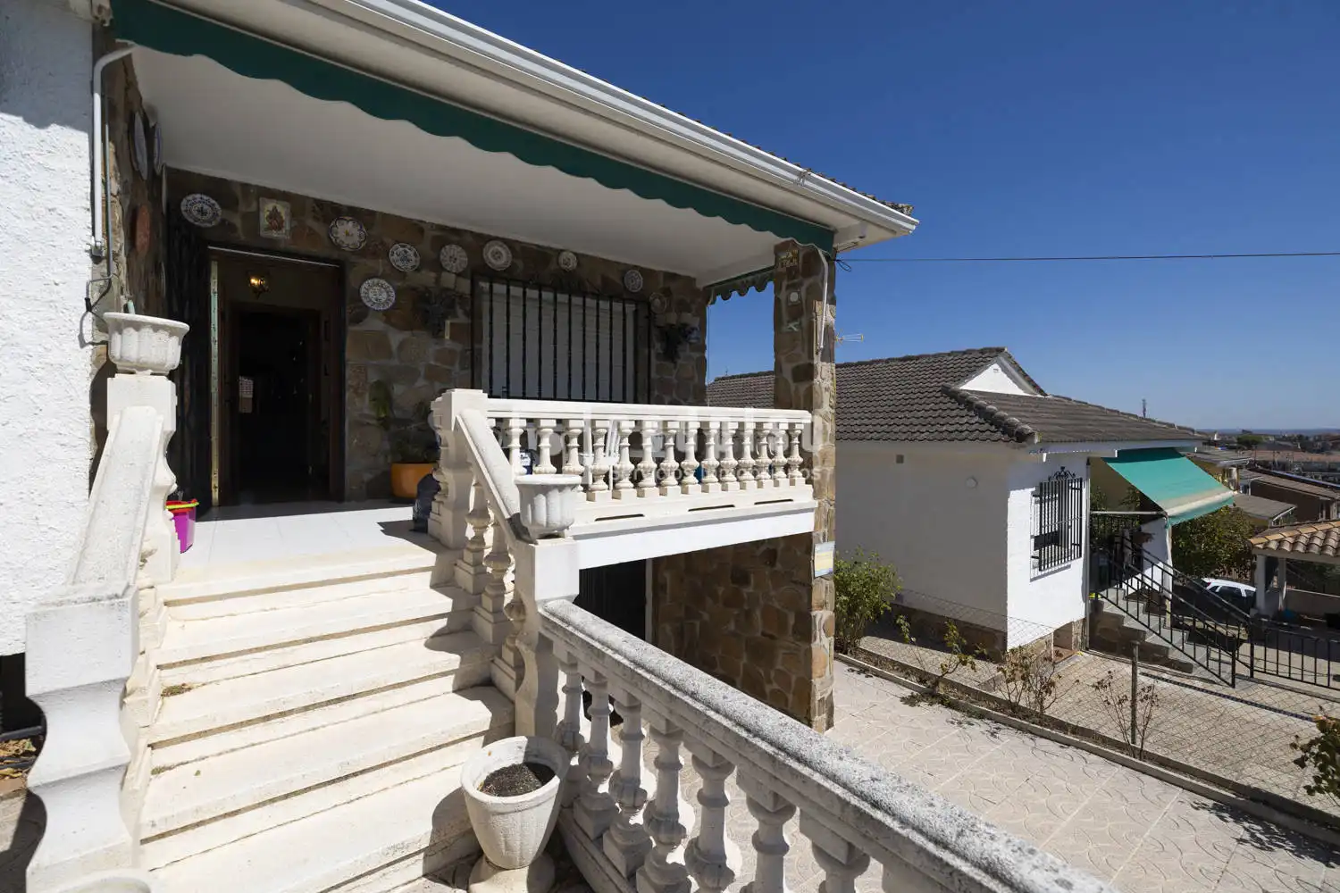 Exterior view of Houses for sale in Villa del Prado  with Heating, Private garden and Terrace
