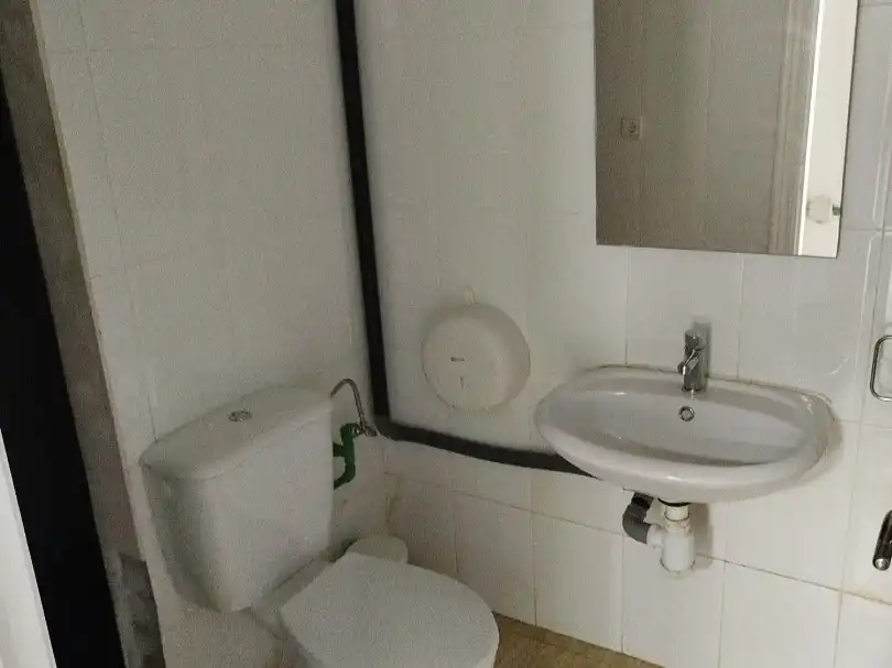 Baño de Local en venta en Cartagena con Aire acondicionado, Parquet y Internet