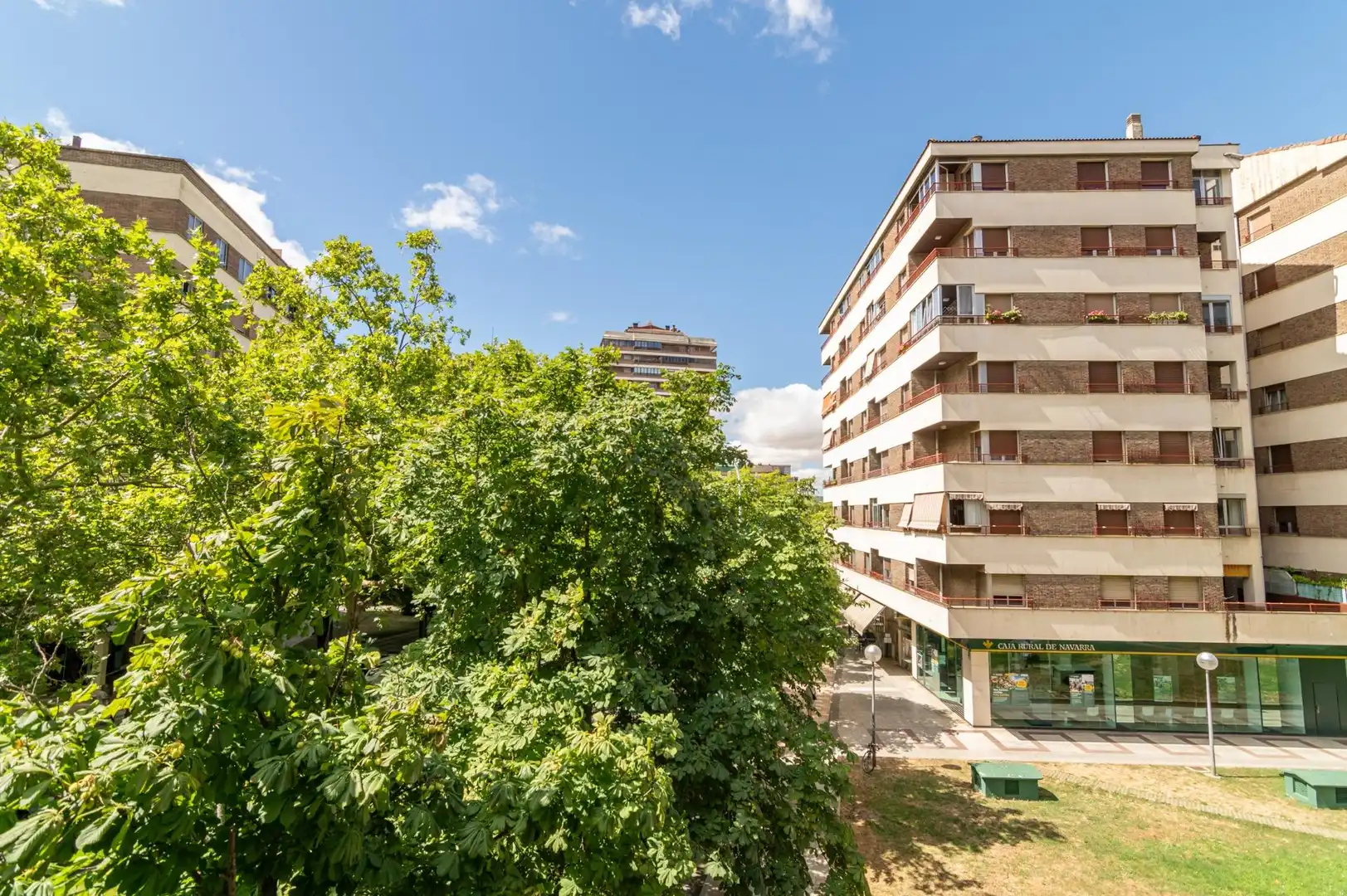 Vista exterior de Pis en venda en  Pamplona / Iruña amb Parquet, Terrassa i Balcó