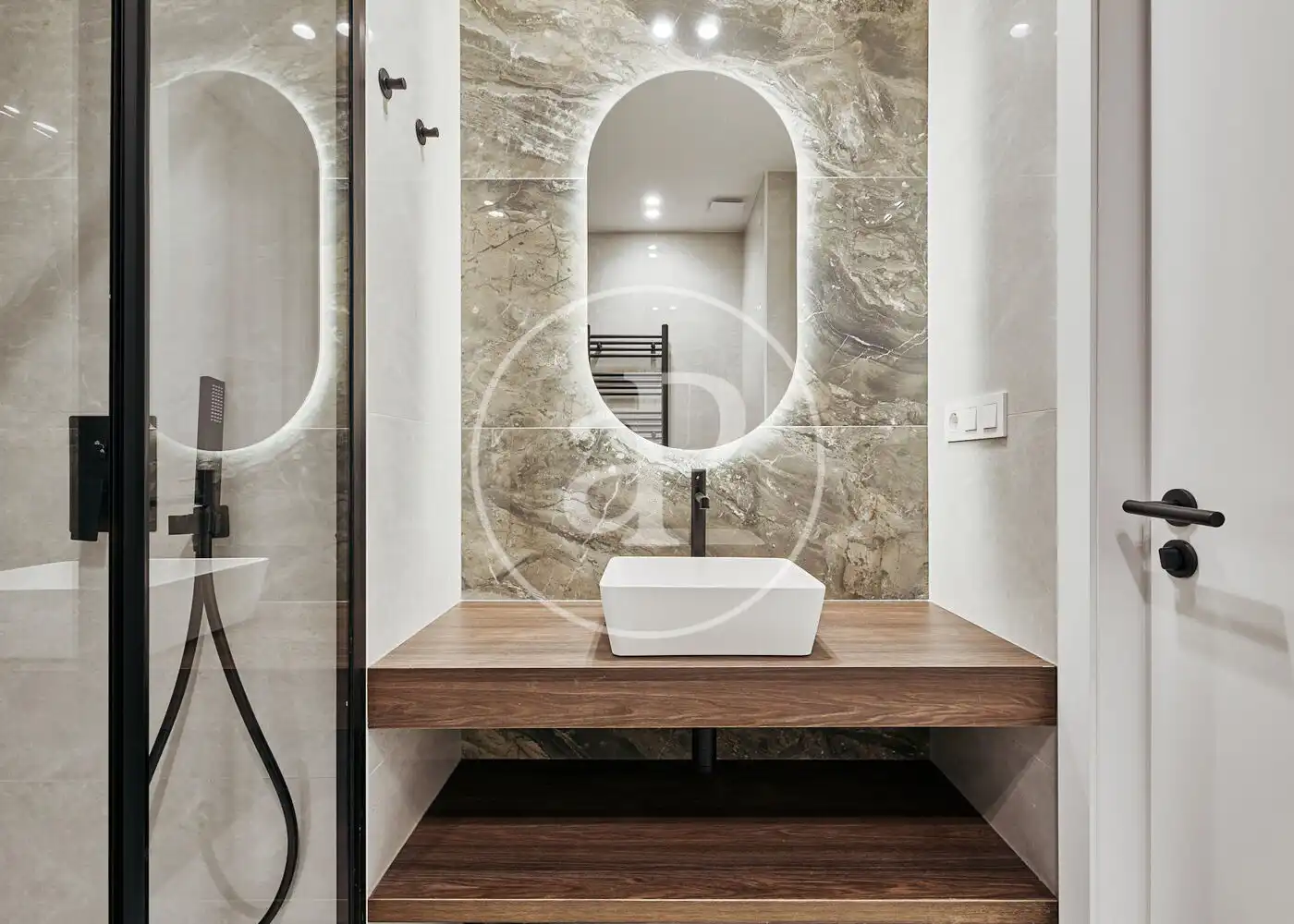 Bathroom of Flat for sale in Madrid  with Air Conditioner, Heating and Terrace