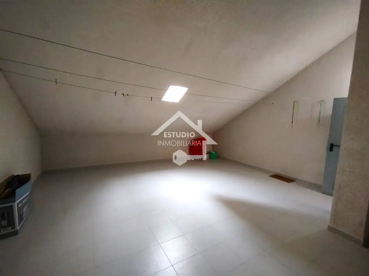 Wohnung zum Verkauf in Oyón-Oion mit Heizung, Abstellraum und Balkon